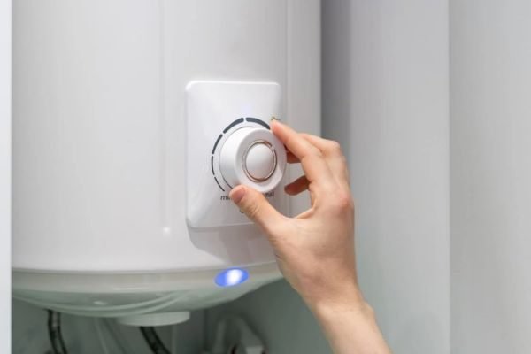 Los mejores fontaneros para instalar termos eléctricos en Madrid