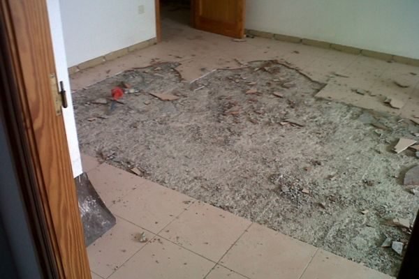 Que es un picado de pared, suelo o techo en fontanería